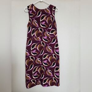 Ann Taylor Sleeveless Patterned Sheath Dress in Plum and Multi-Color Size 8